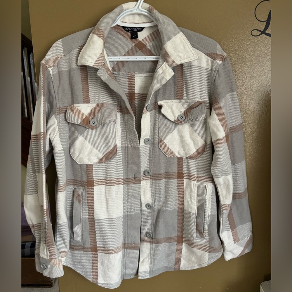 Plaid Button-Up Shacket in Gray and Cream